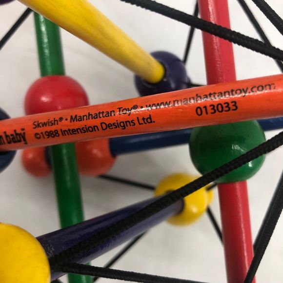 Manhattan toys classic skwish wooden baby toy - Picture 3 of 5